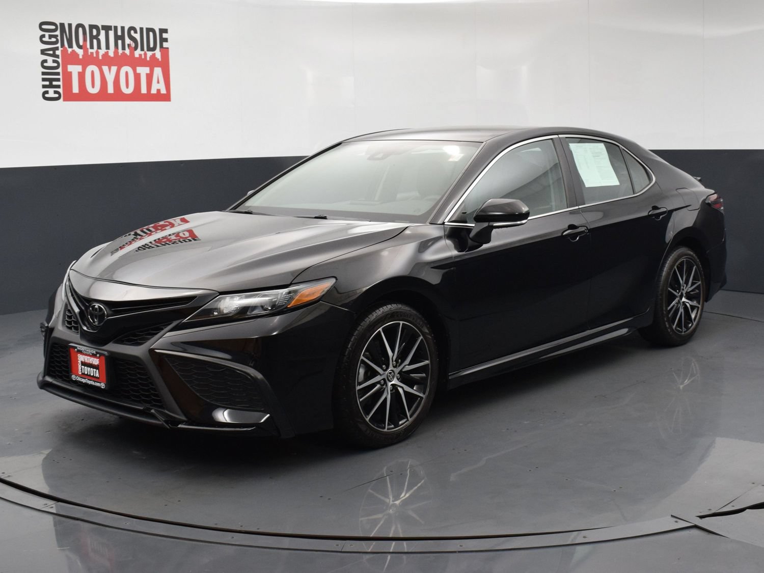 Used 2024 Toyota Camry SE AWD/4WD image 8
