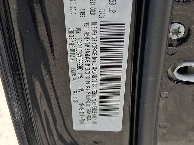 Used 2019 Jeep Cherokee Latitude w/ Popular Appearance Group FWD image 21