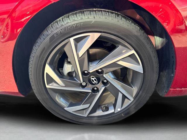 Certified 2025 Hyundai Elantra Limited FWD image 16