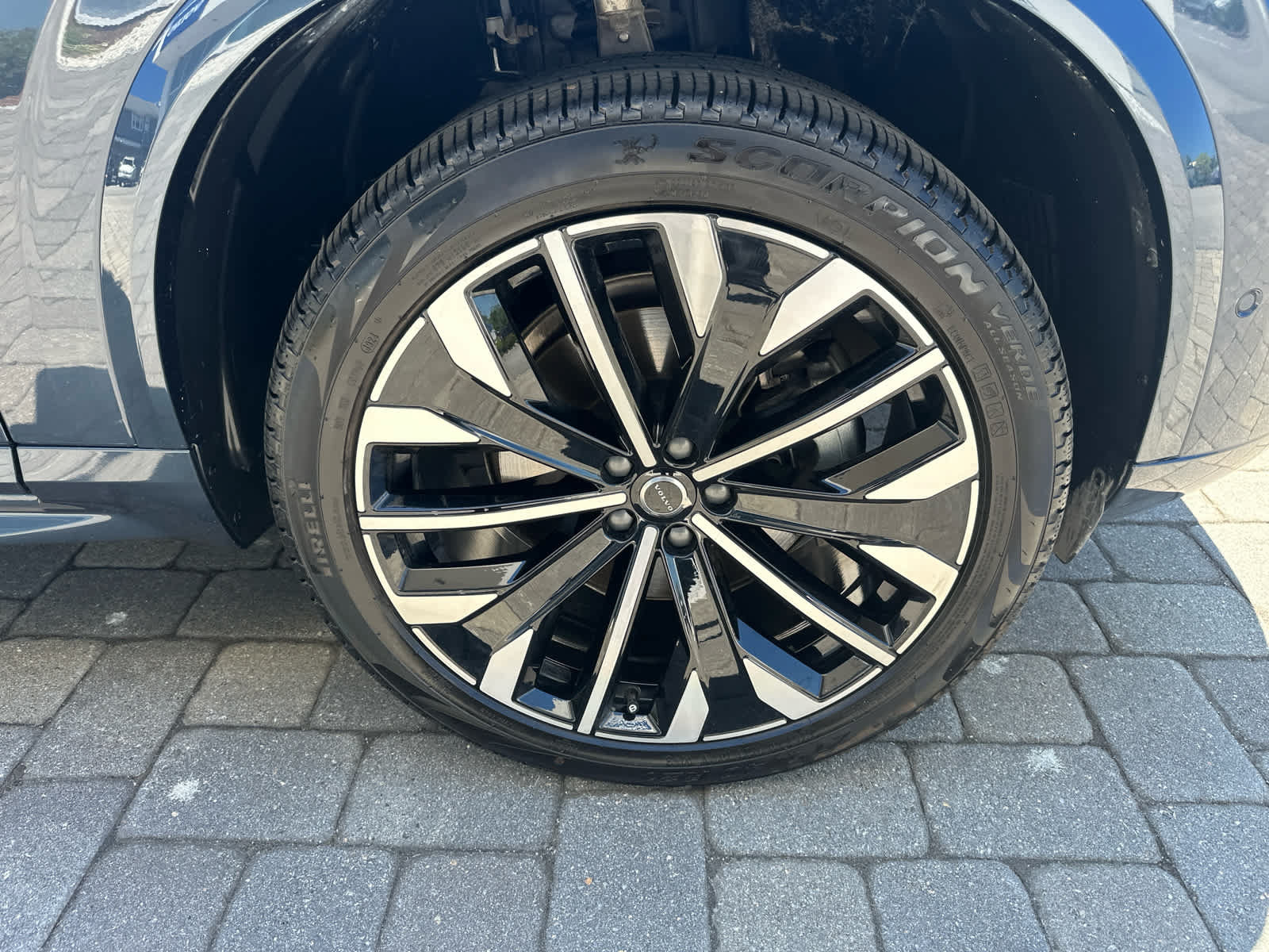 Used 2025 Volvo XC90 B6 Ultra w/ Protection Package AWD/4WD image 49