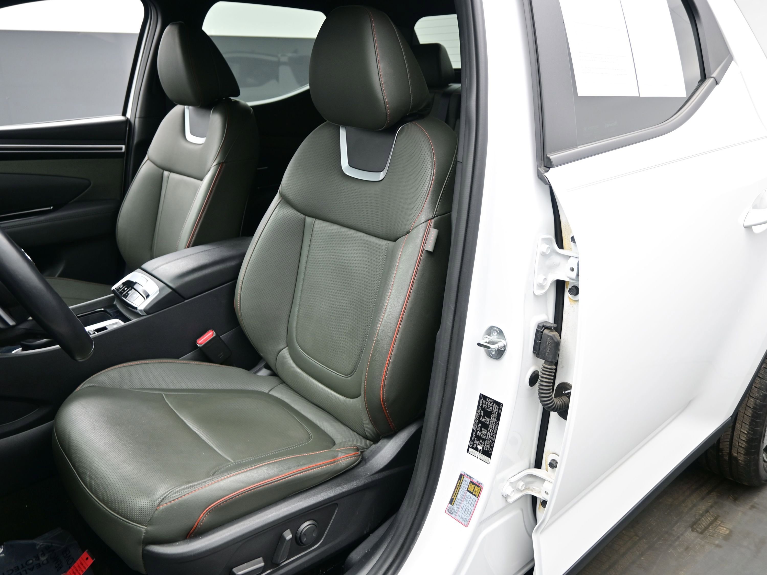 Certified 2023 Hyundai Santa Cruz Limited w/ Winter Package image 12