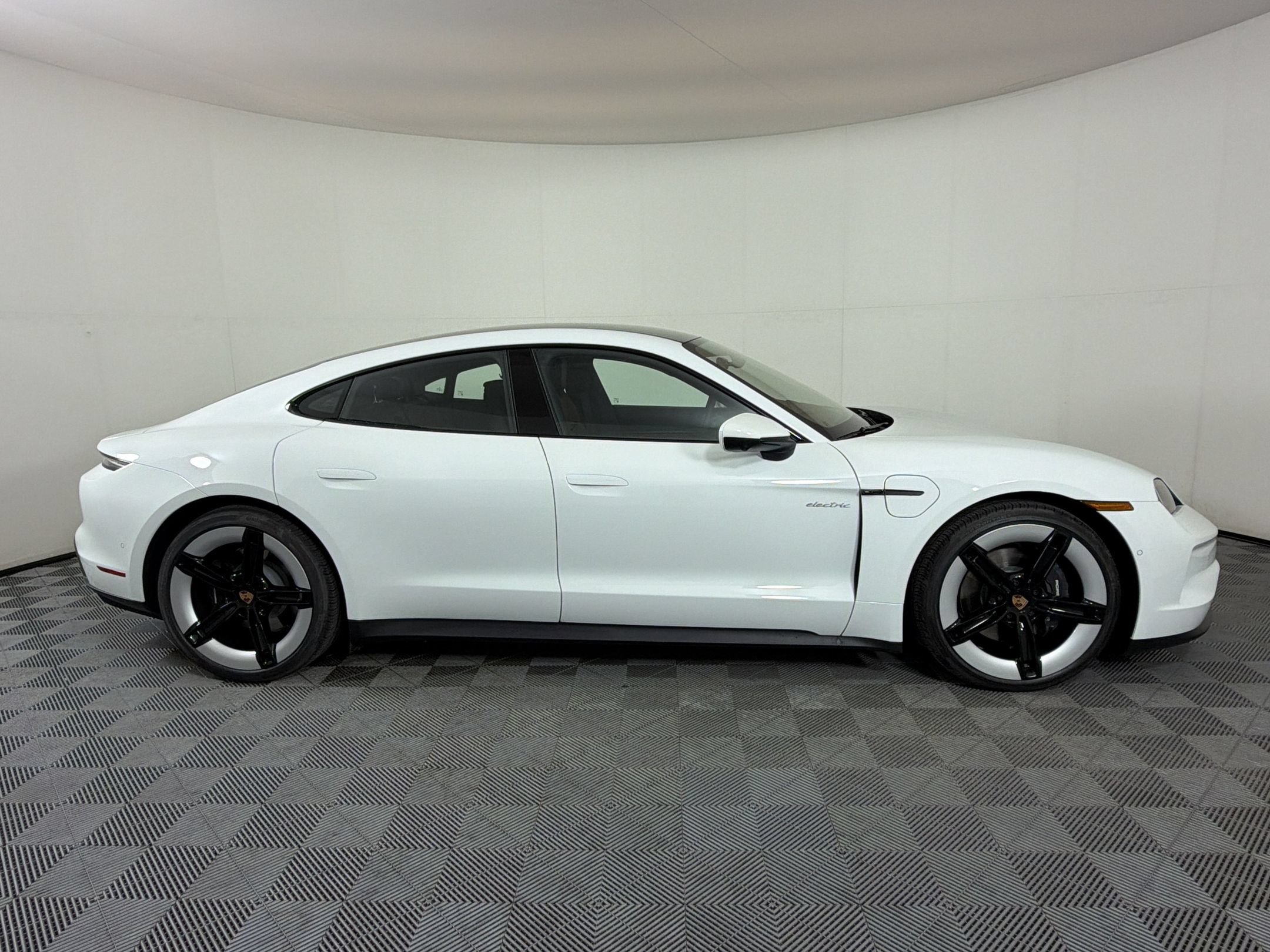 New 2026 Porsche Taycan AWD/4WD image 9
