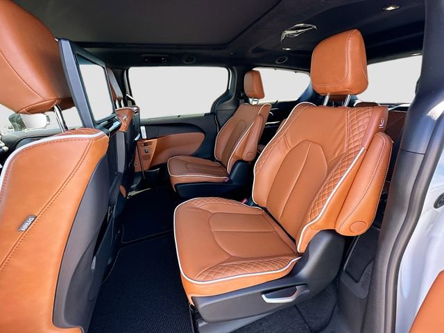 New 2026 Chrysler Pacifica Pinnacle w/ Trailer Tow Group image 17