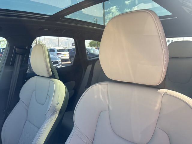 New 2026 Volvo XC60 B5 Plus w/ Protection Package Premier AWD/4WD image 18