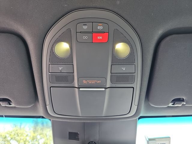 Used 2025 Genesis G70 2.5T AWD/4WD image 34
