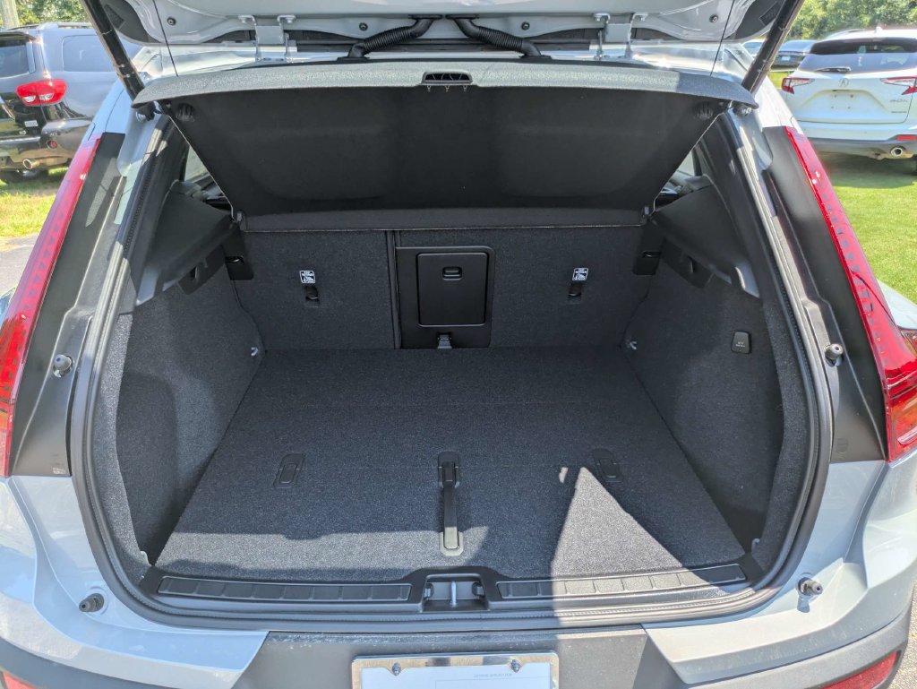 New 2026 Volvo XC40 B5 Plus w/ Protection Package Premier AWD/4WD image 13