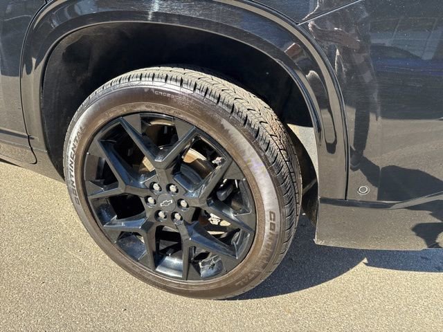 Used 2024 Chevrolet Traverse RS w/ LPO, Floor Liner Package AWD/4WD image 9