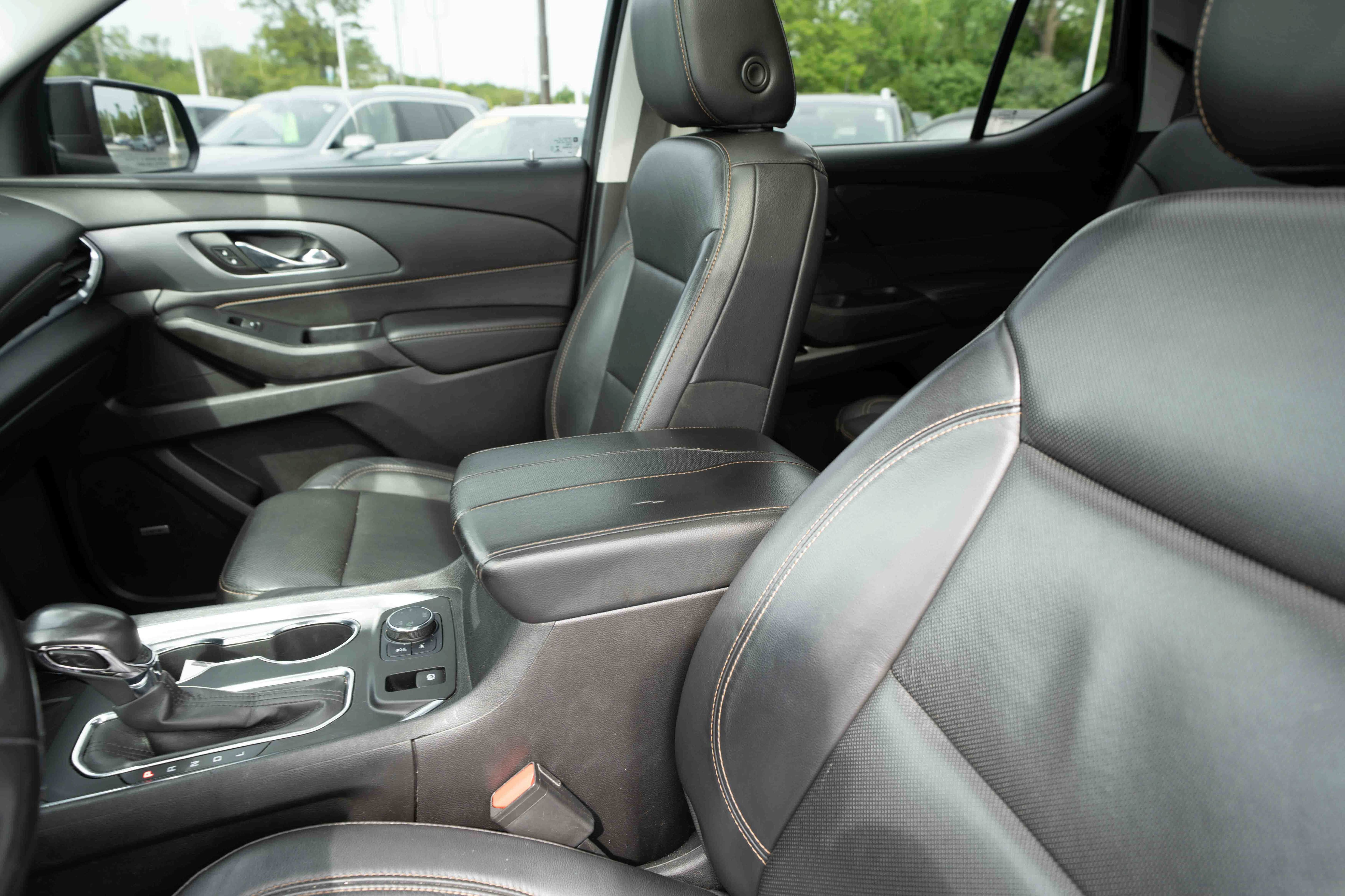 Used 2021 Chevrolet Traverse Premier w/ Redline Edition AWD/4WD image 10