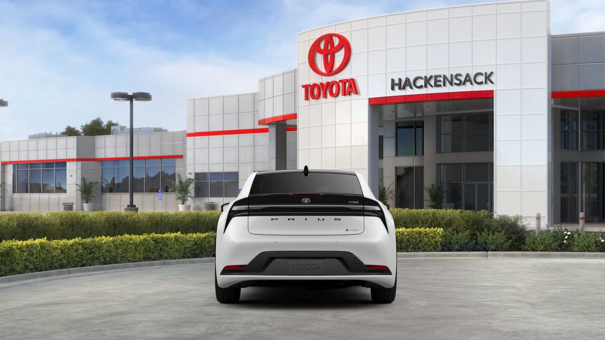 New 2026 Toyota Prius Plug-In Hybrid image 8