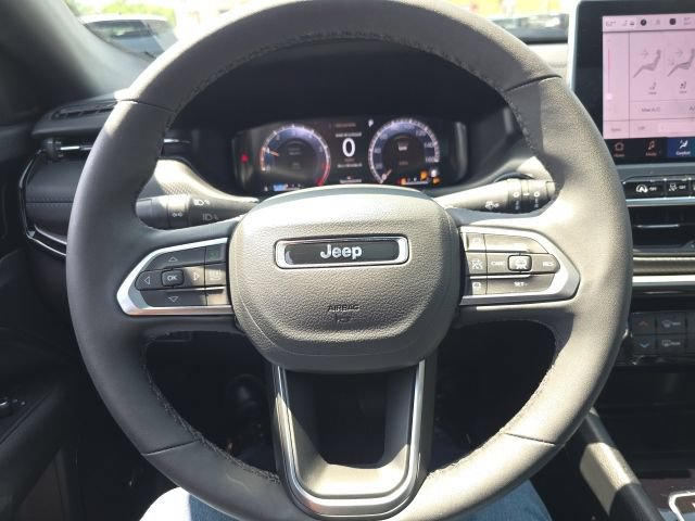 Used 2025 Jeep Compass Limited w/ Driver Assist Group I AWD/4WD image 21