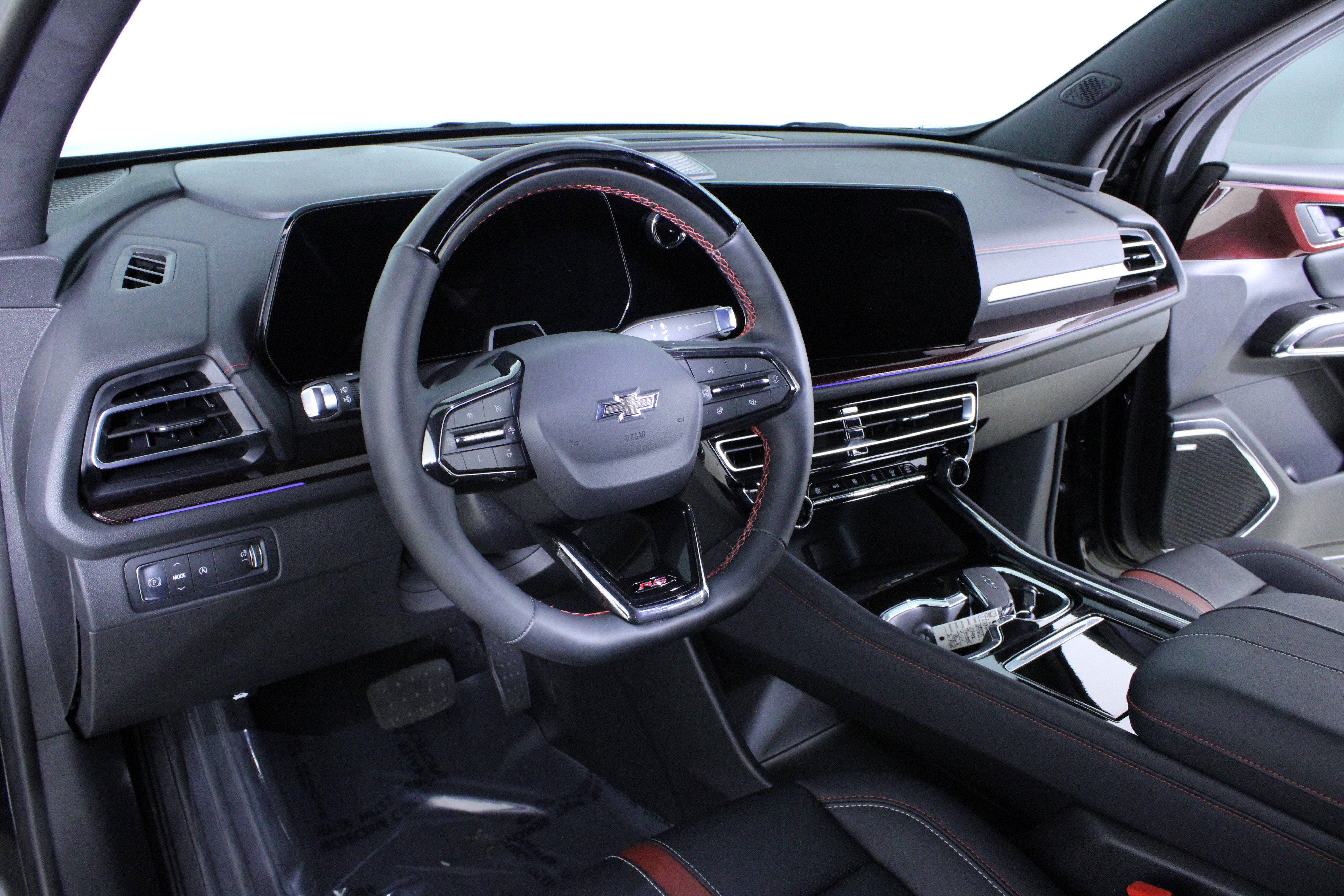 Used 2025 Chevrolet Traverse RS w/ LPO, Floor Liner Package image 23