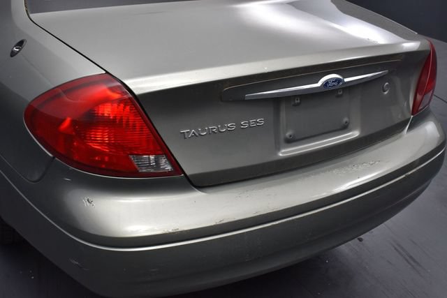 Used 2002 Ford Taurus SES FWD image 16