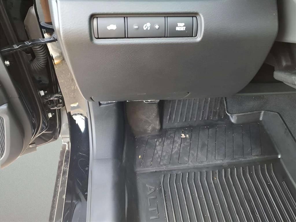 Used 2025 Nissan Altima 2.5 S image 19