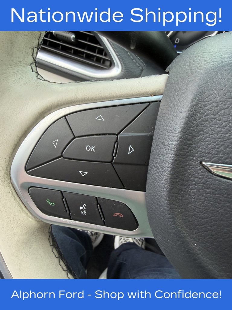 Used 2020 Chrysler Pacifica Limited FWD image 19