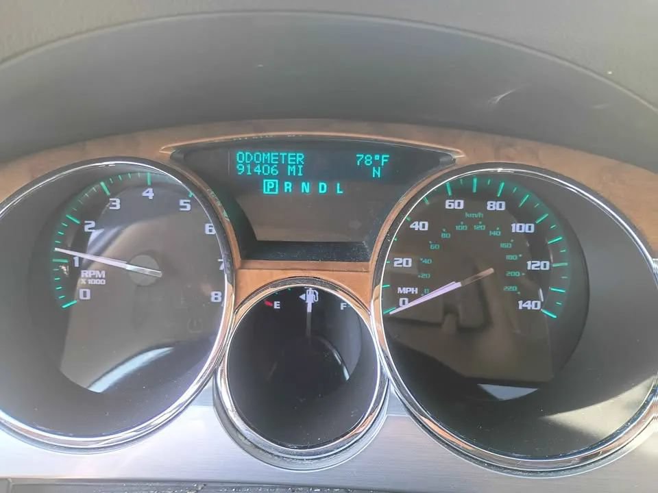 Used 2011 Buick Enclave CXL AWD/4WD image 6
