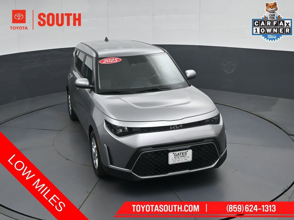 Used 2025 Kia Soul LX w/ LX Technology Package FWD image 44