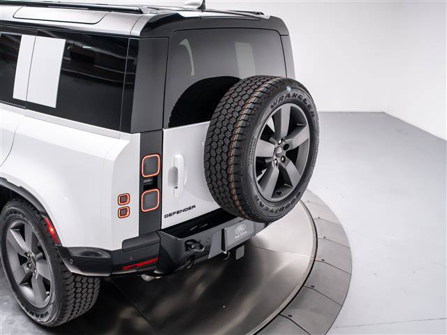 New 2026 Land Rover Defender 110 X-Dynamic SE AWD/4WD image 32