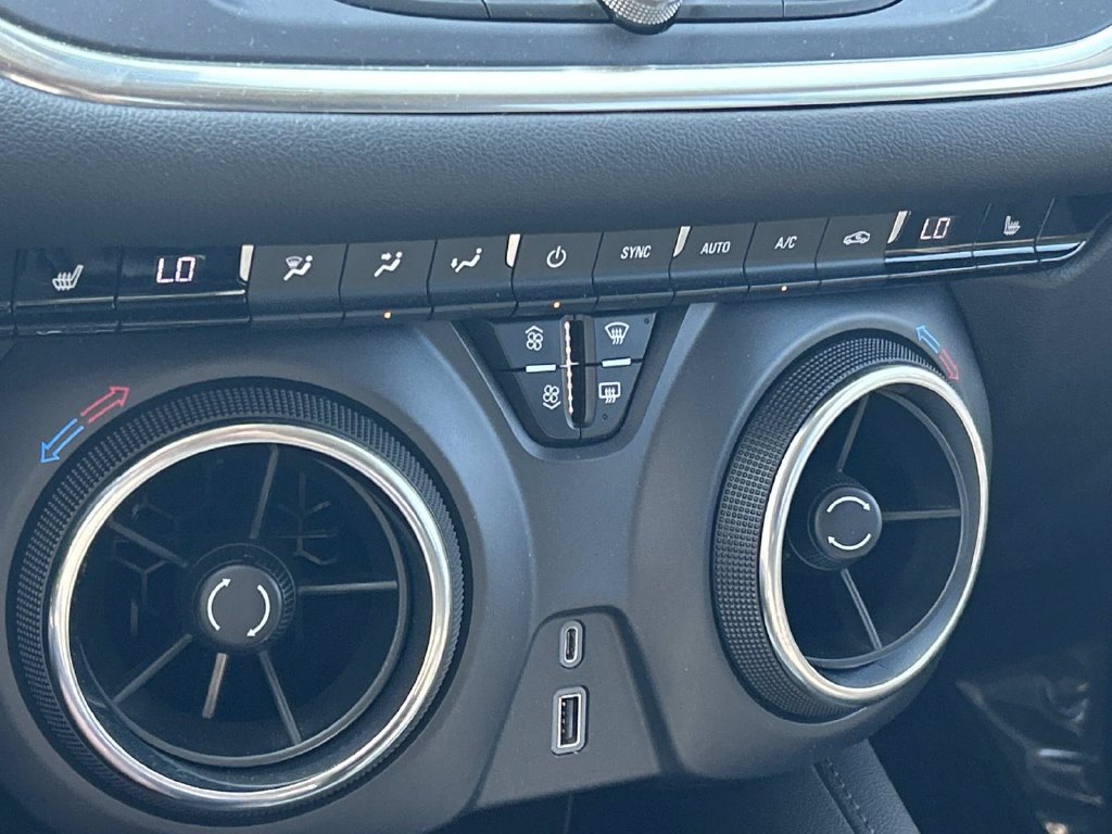 Used 2019 Chevrolet Blazer LT FWD image 17
