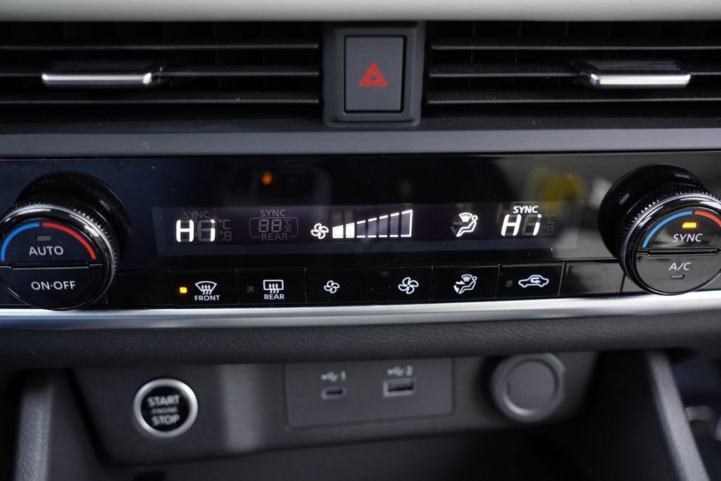 Used 2023 Nissan Rogue SV image 24