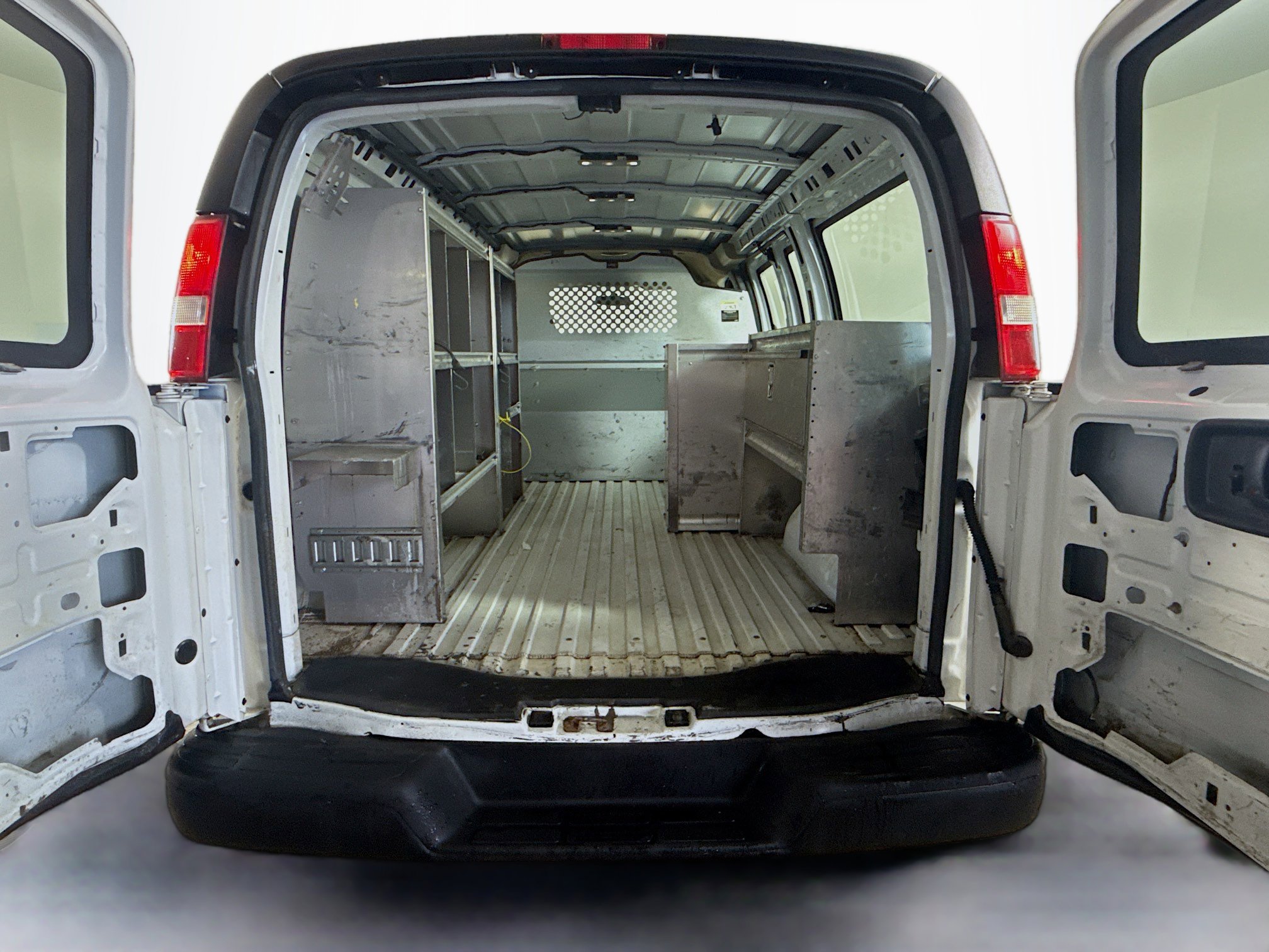 Used 2017 Chevrolet Express 2500 image 29