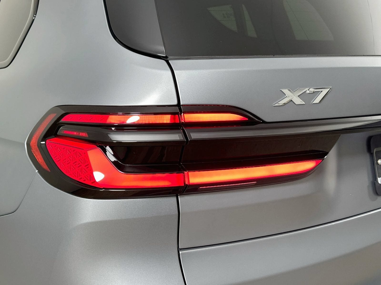 New 2027 BMW X7 xDrive40i w/ Executive Package AWD/4WD image 12