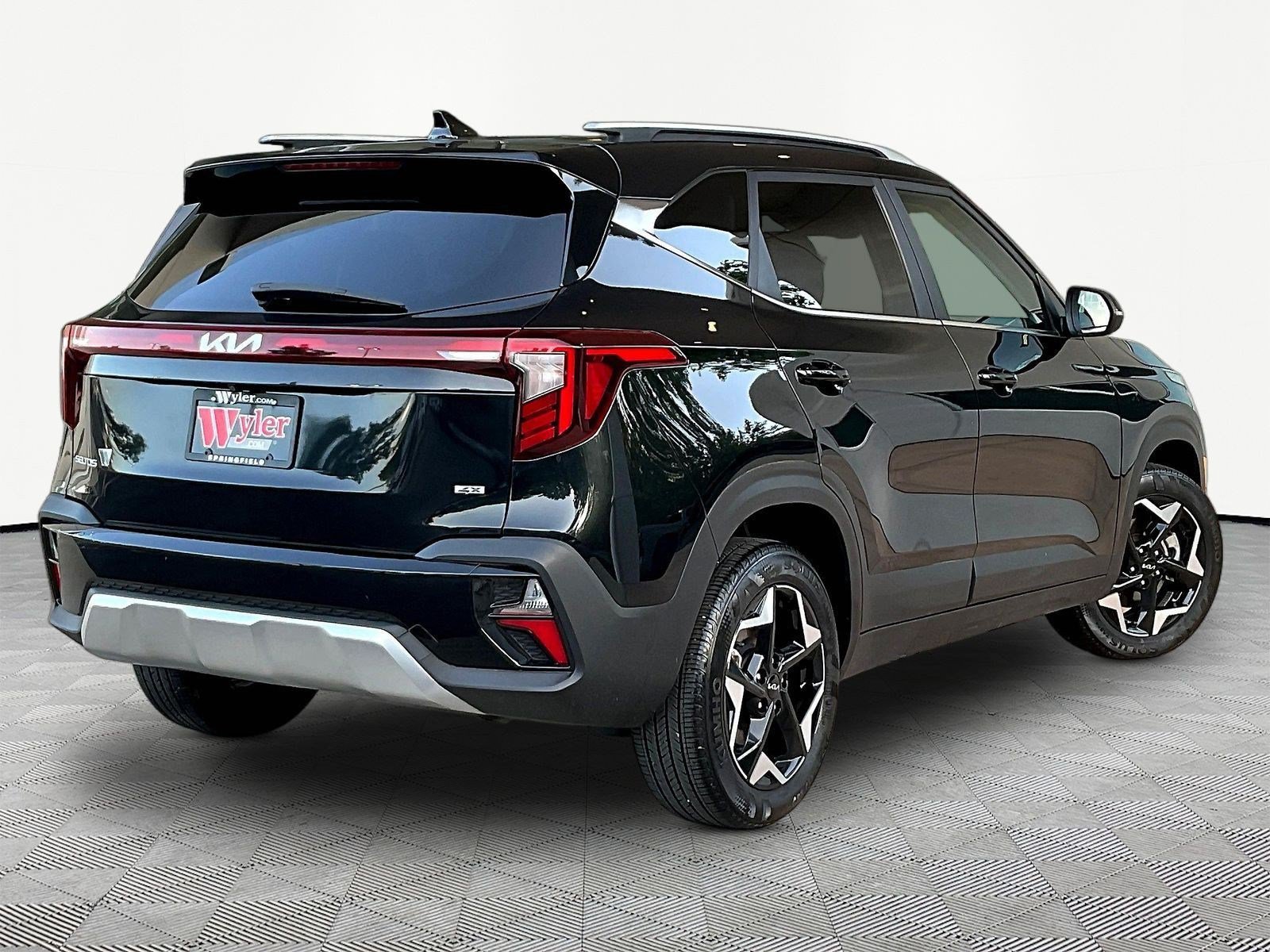 Used 2024 Kia Seltos EX AWD/4WD image 6