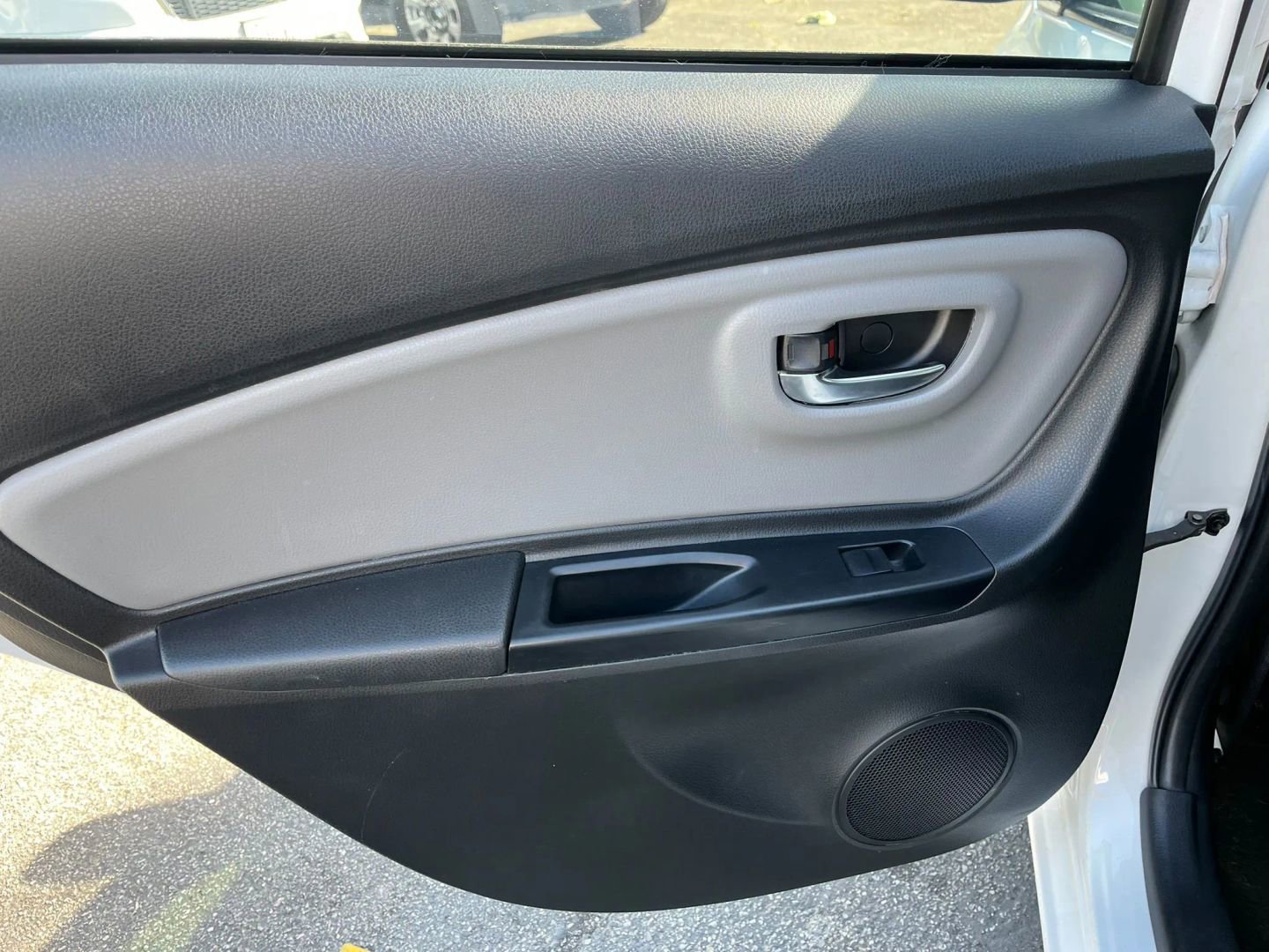 Used 2015 Toyota Yaris LE image 12