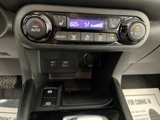 Used 2024 Nissan Kicks SR w/ SR Premium Package FWD image 28