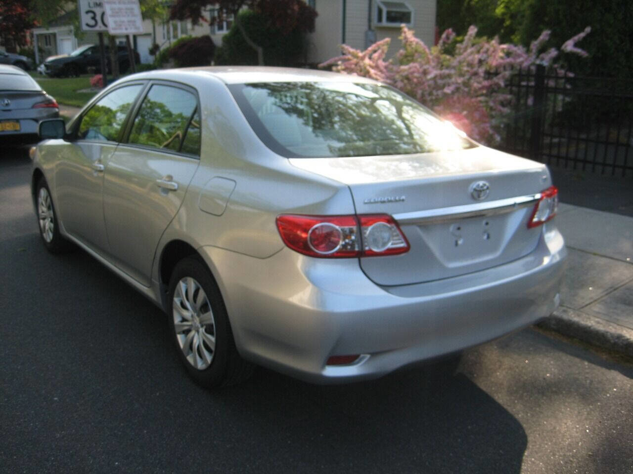 Used 2012 Toyota Corolla LE image 7