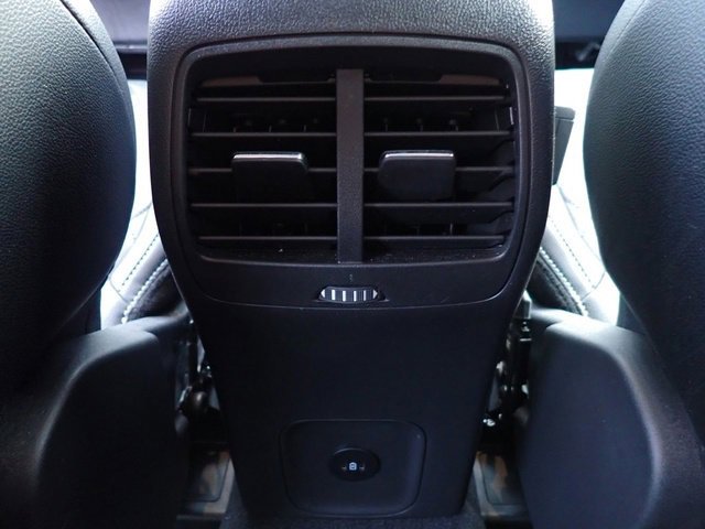 Certified 2024 Ford Escape Platinum w/ Premium Technology Package image 18