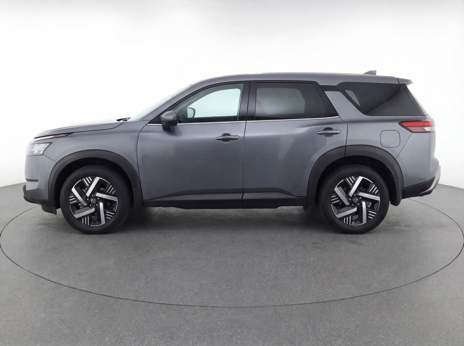 Used 2025 Nissan Kicks SV FWD image 5