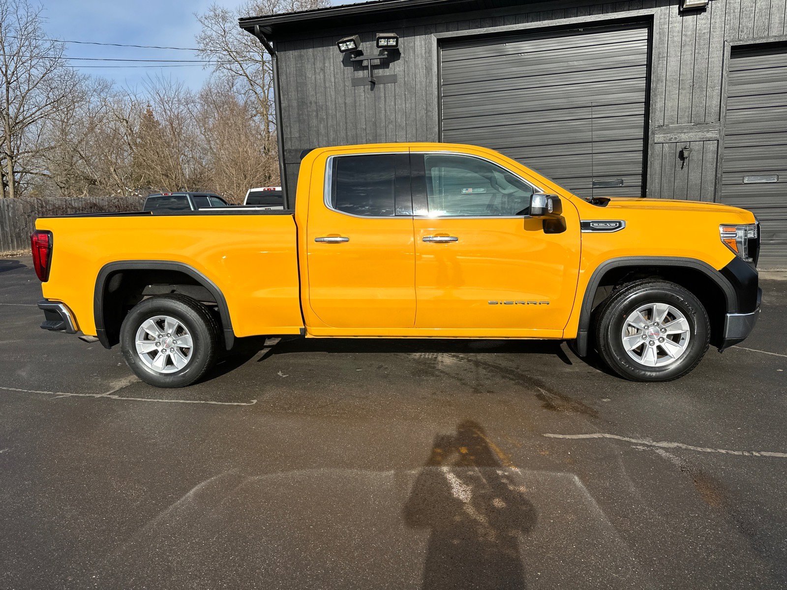 Used 2020 GMC Sierra 1500 SLE w/ SLE Convenience Package image 2