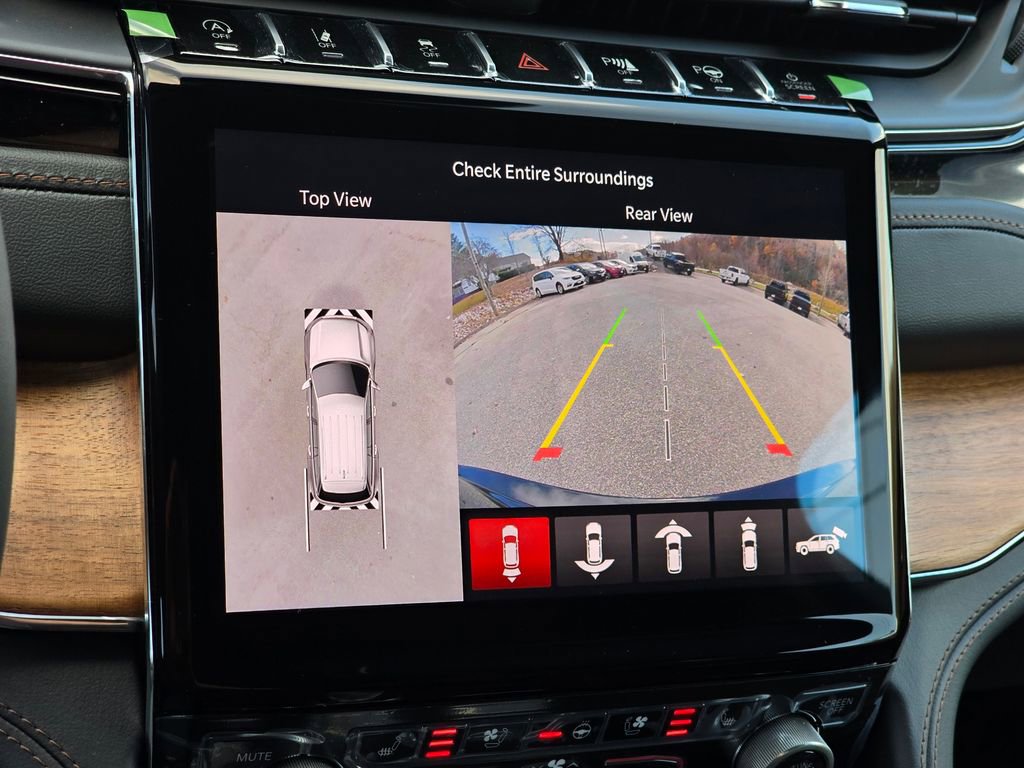 New 2025 Jeep Grand Cherokee Summit image 12