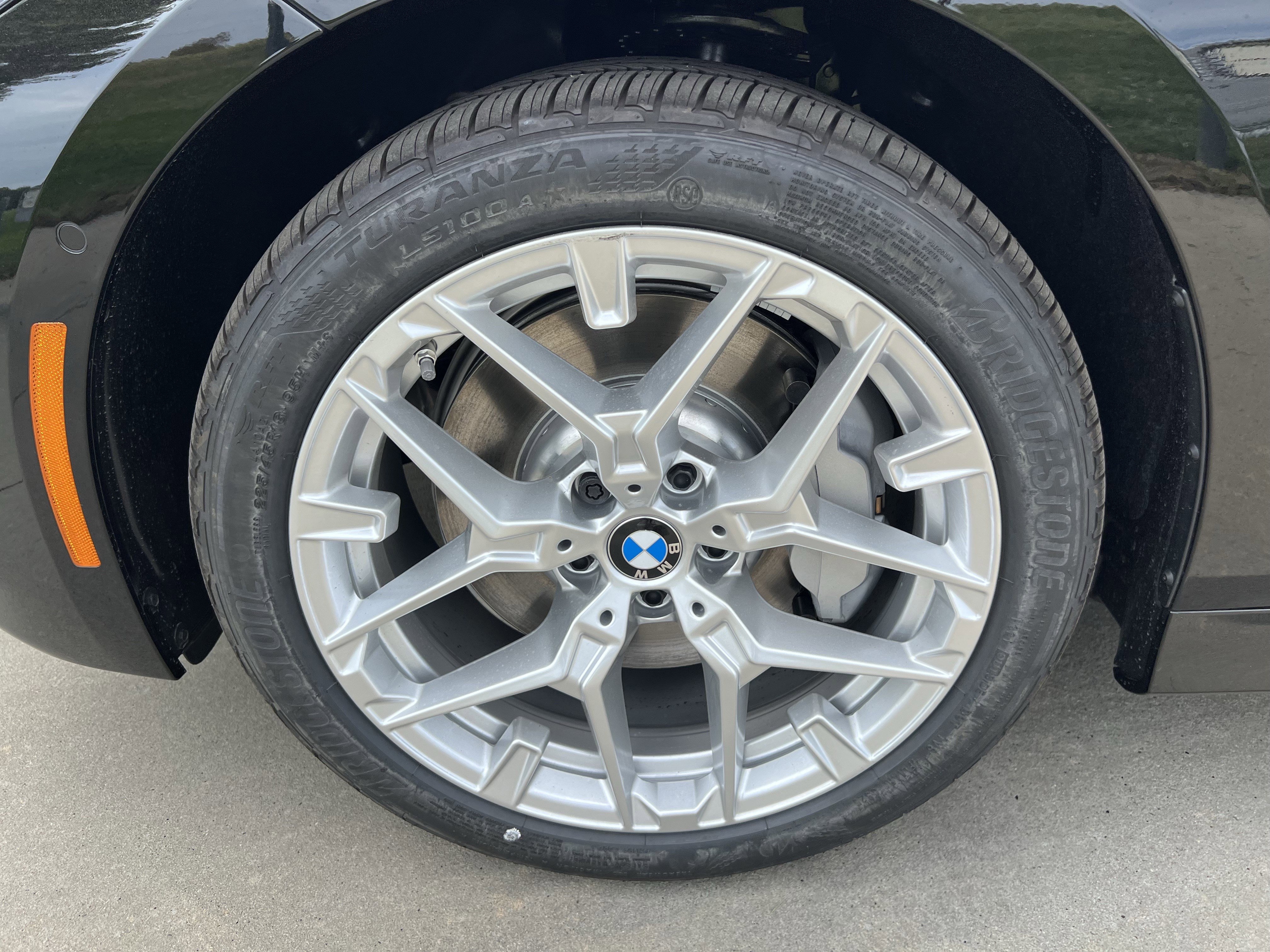 Certified 2025 BMW 330i xDrive Sedan w/ Premium Package AWD/4WD image 12