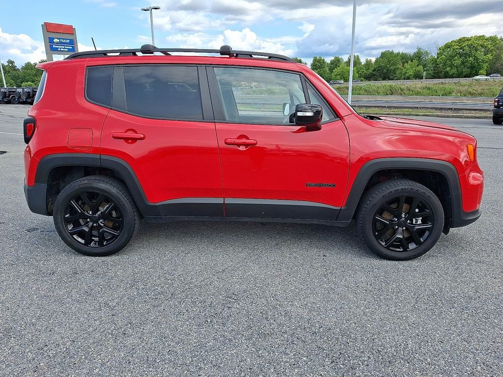 Used 2023 Jeep Renegade Altitude AWD/4WD image 8