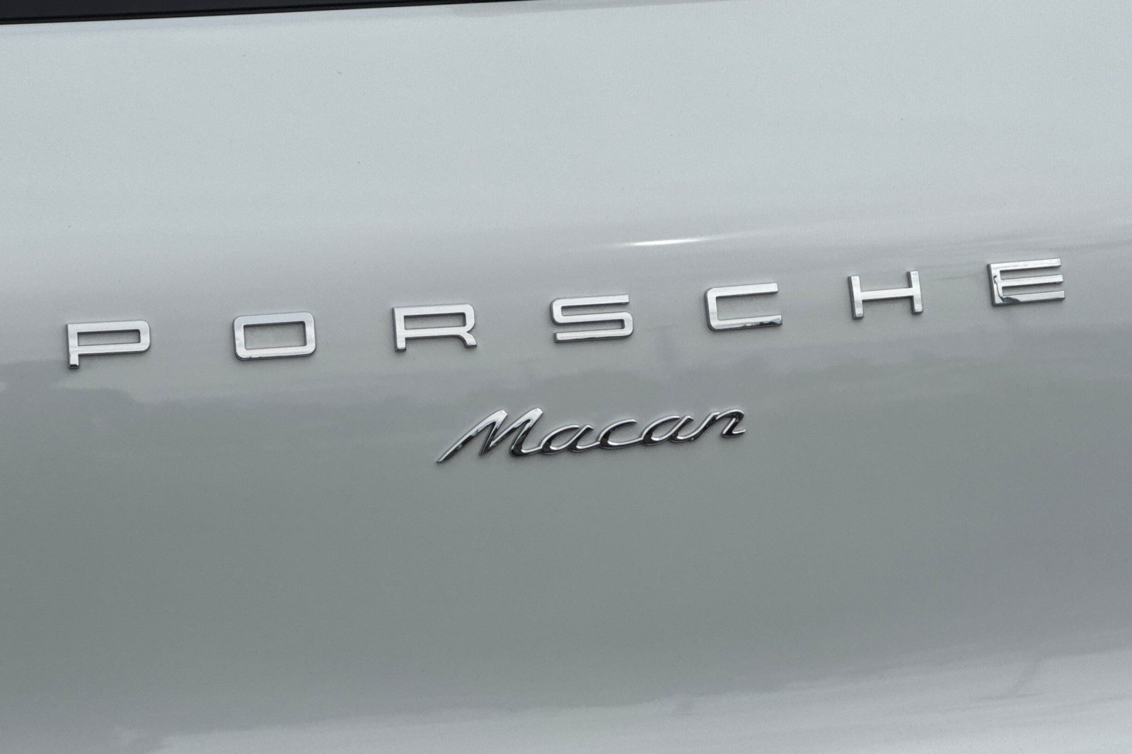 Used 2017 Porsche Macan AWD/4WD image 30