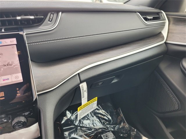 New 2025 Jeep Grand Cherokee Limited image 26