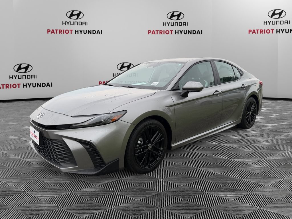 Used 2025 Toyota Camry SE FWD image 7