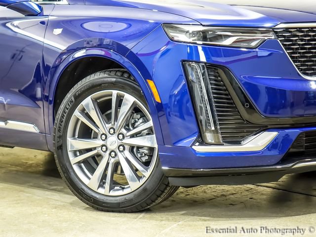 Certified 2025 Cadillac XT6 Premium Luxury AWD/4WD image 3