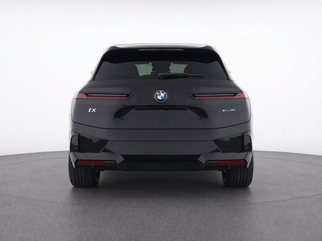 Used 2024 BMW iX xDrive50 w/ Premium Package AWD/4WD image 4