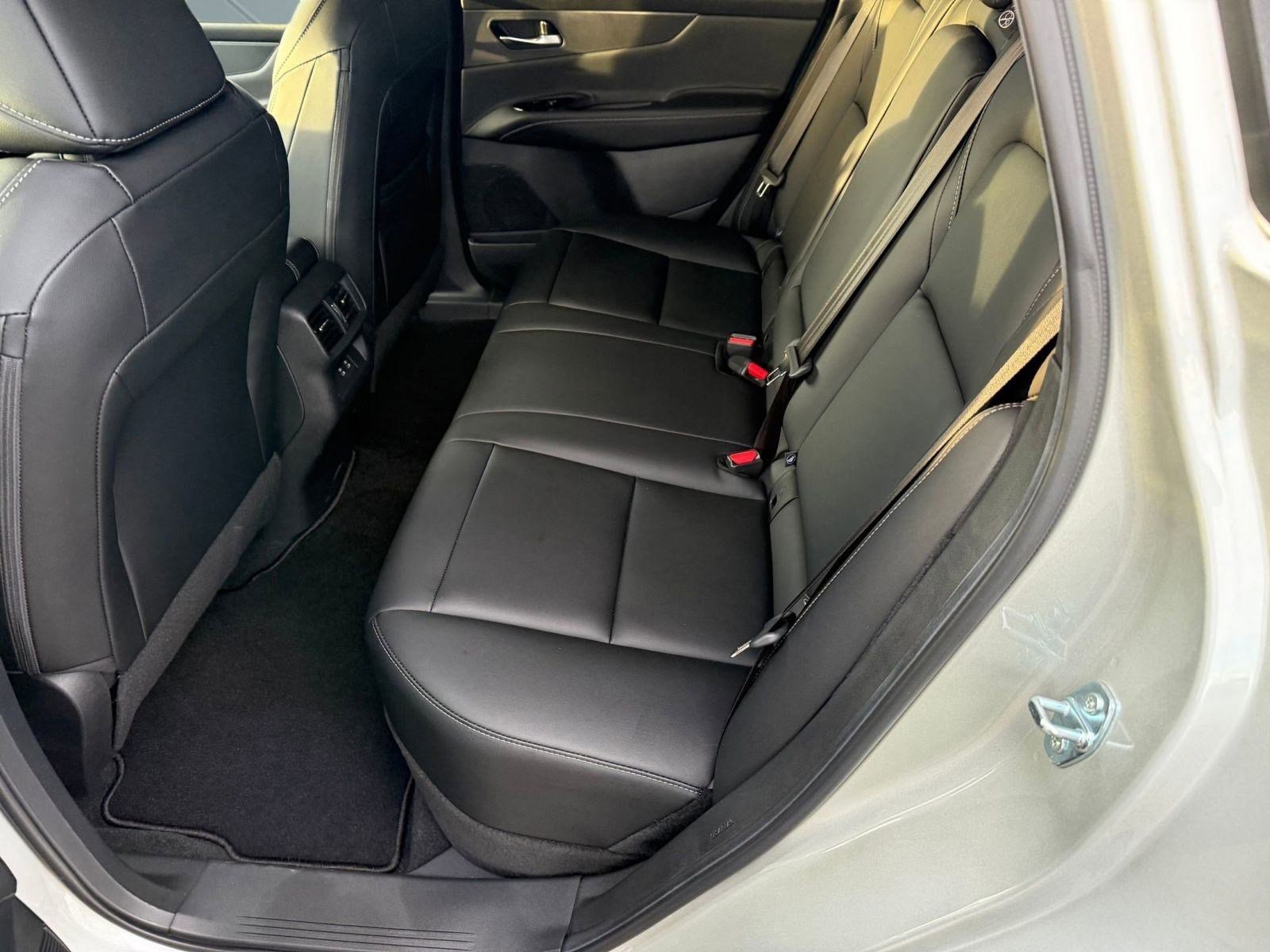 Certified 2025 Nissan Murano SV image 13