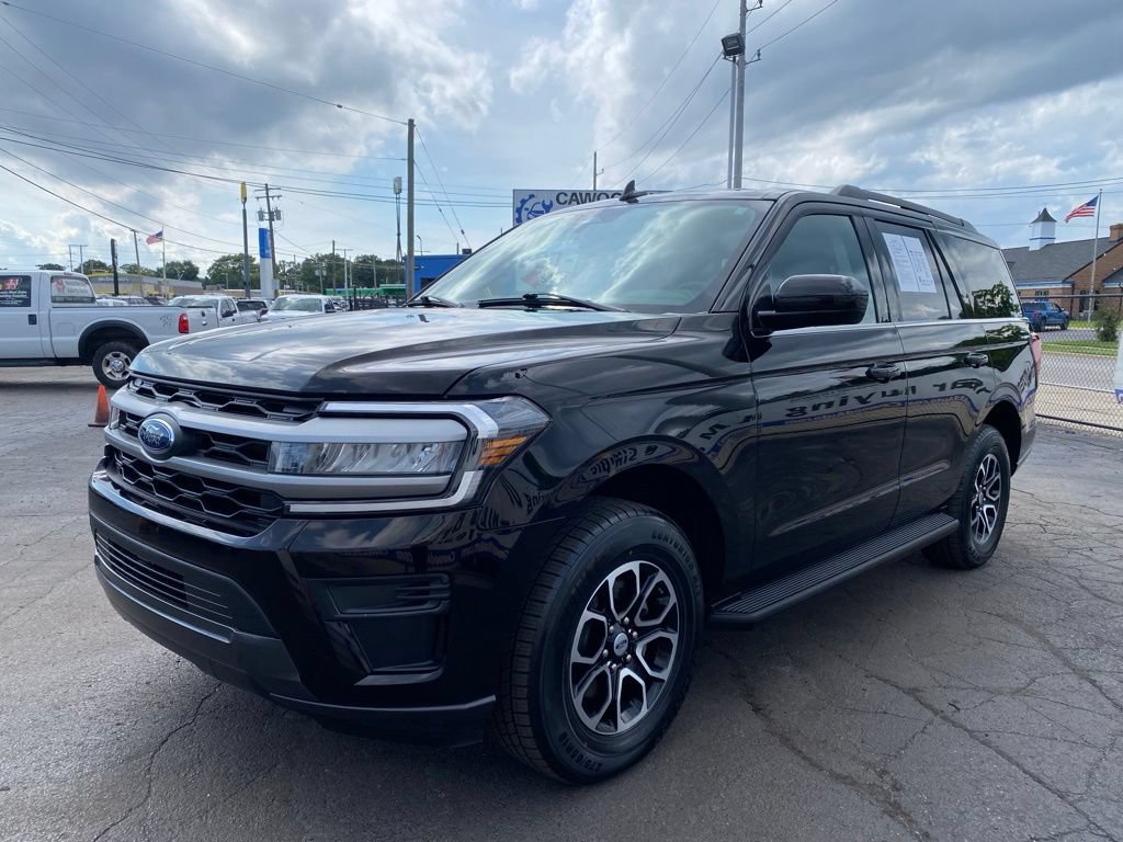 Used 2024 Ford Expedition XLT AWD/4WD image 8