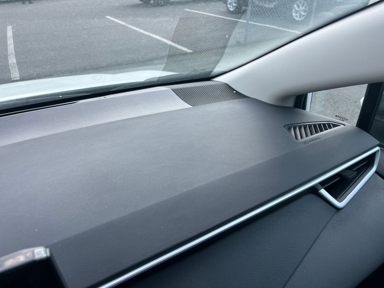 Used 2025 Toyota Corolla LE image 34