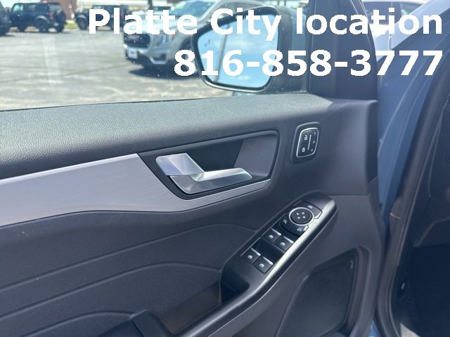 Used 2023 Ford Escape Platinum image 11