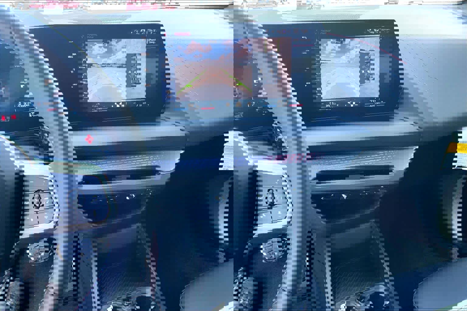 Used 2026 BMW M235i xDrive w/ Technology Package image 6