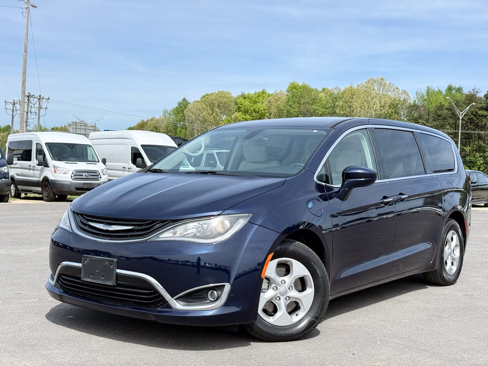 Used 2018 Chrysler Pacifica Touring Plus FWD image 1
