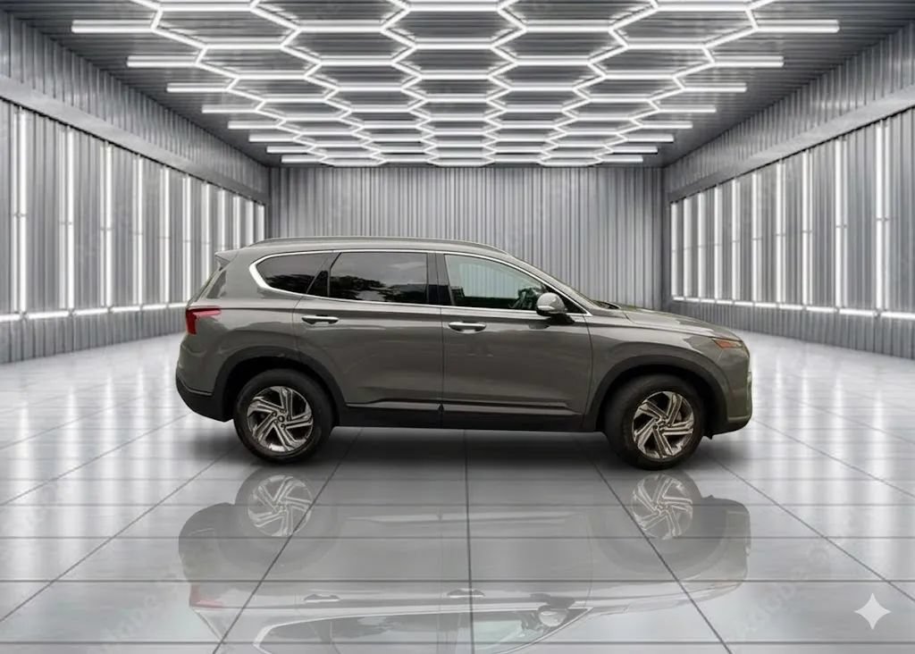 Used 2023 Hyundai Santa Fe SEL FWD image 2