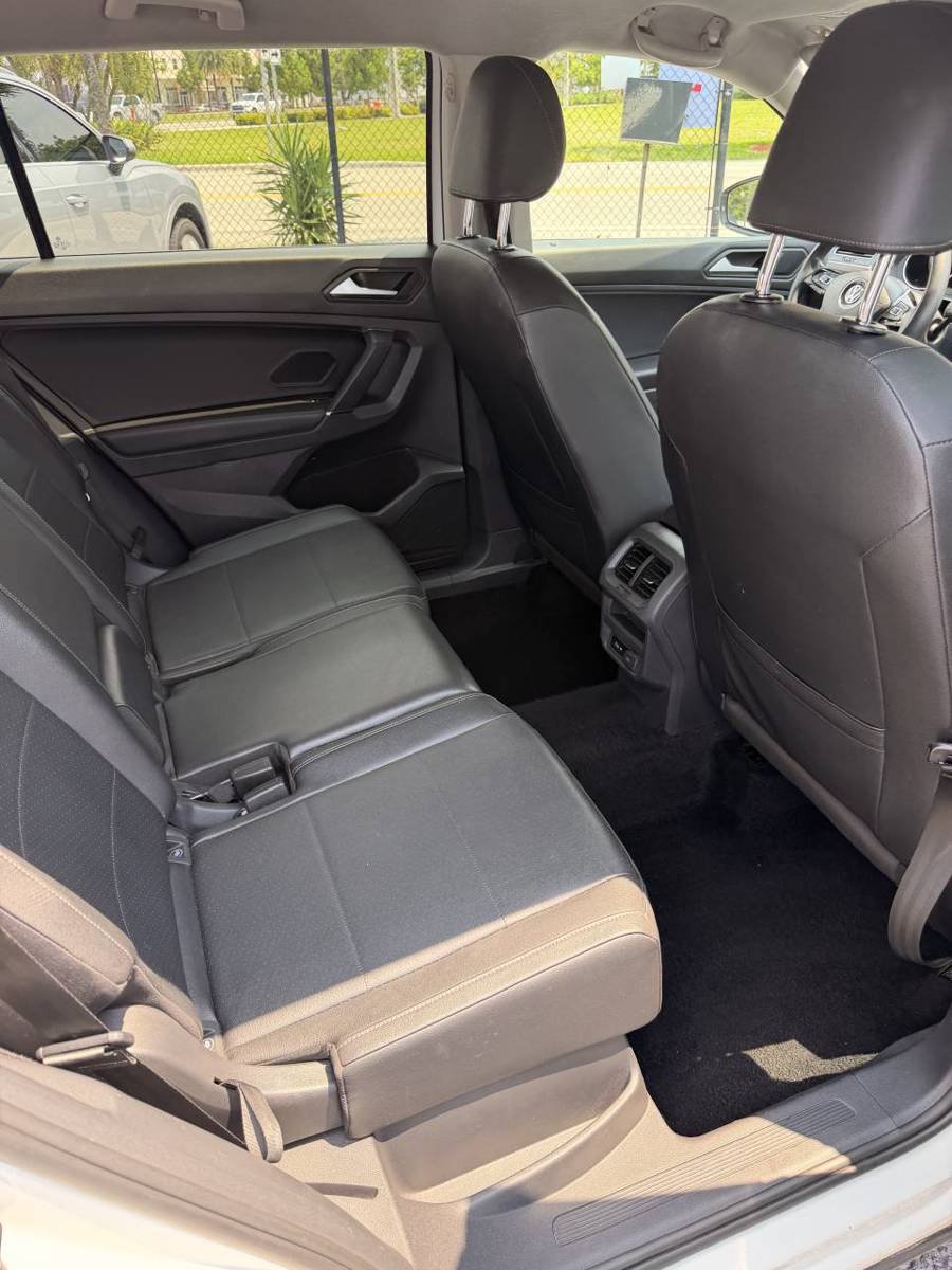 Used 2020 Volkswagen Tiguan SE AWD/4WD image 15