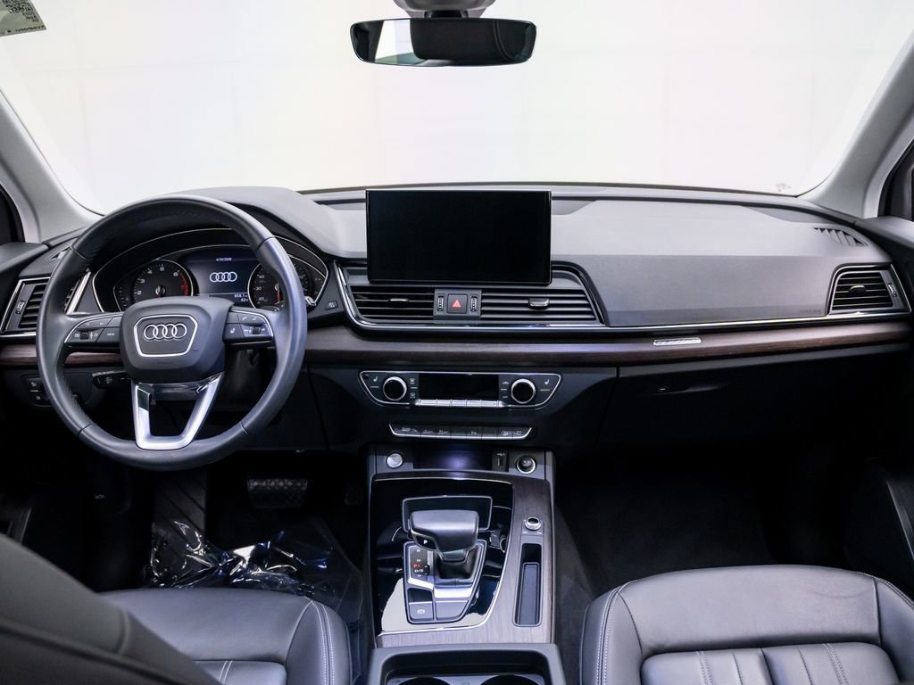 Used 2023 Audi Q5 2.0T Premium w/ Convenience Package AWD/4WD image 11