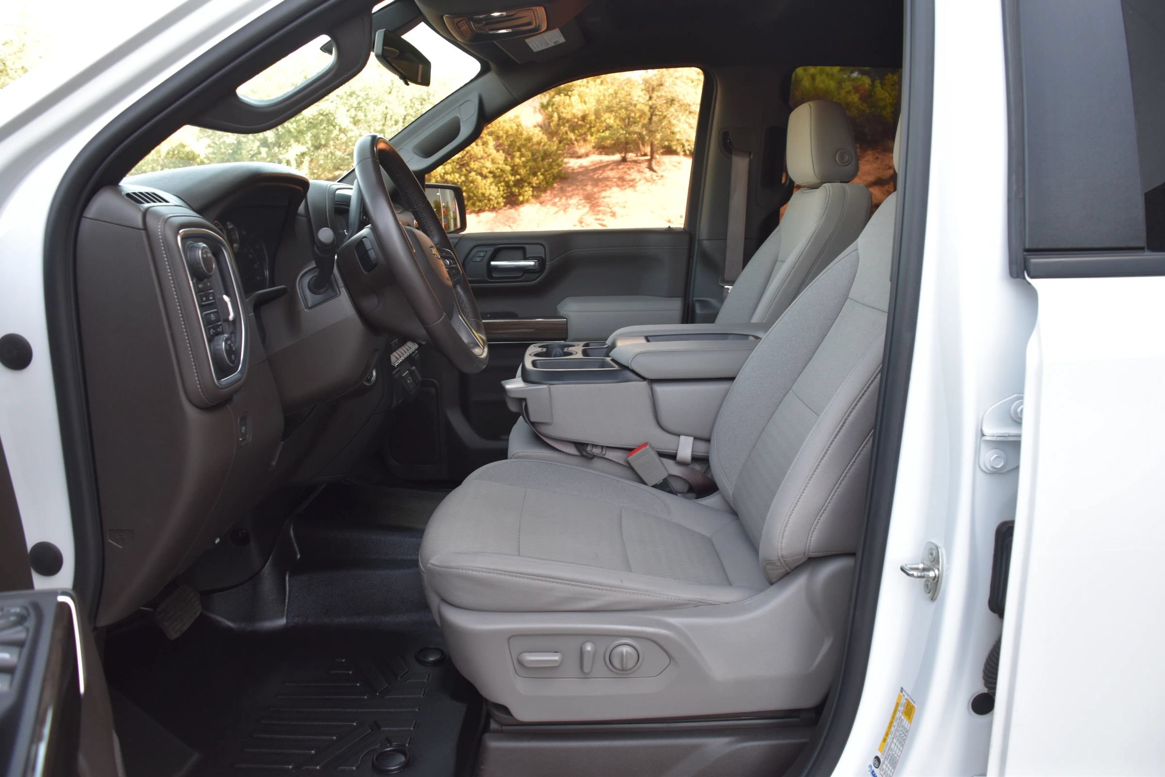 Used 2022 Chevrolet Silverado 1500 LT w/ LPO, Dark Essentials Package AWD/4WD image 16